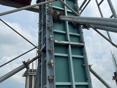 Ván nhựa chịu lực cấp cho công trình làm cốp pha 