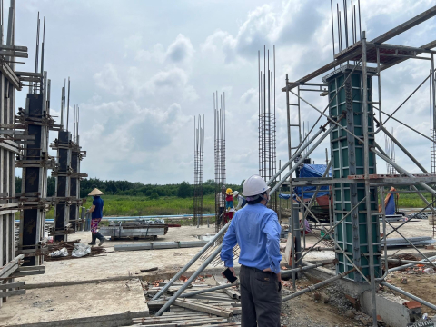 Ván nhựa chịu lực cấp cho công trình làm cốp pha 