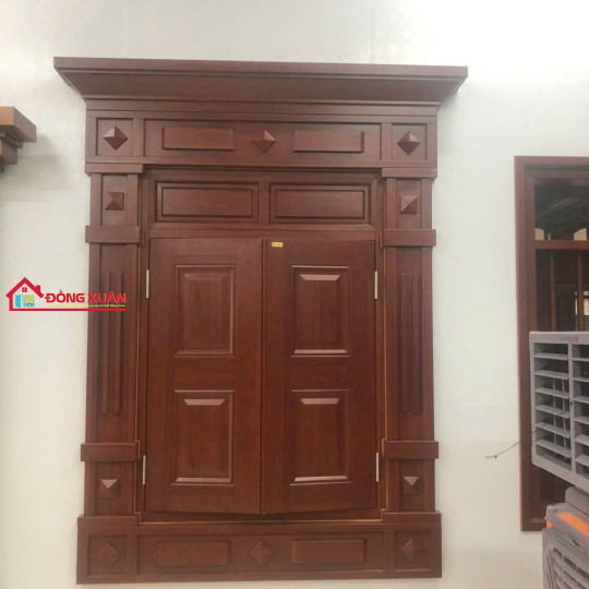 cửa sổ phào biệt thự